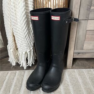 Hunter Classic Black Rain Boots